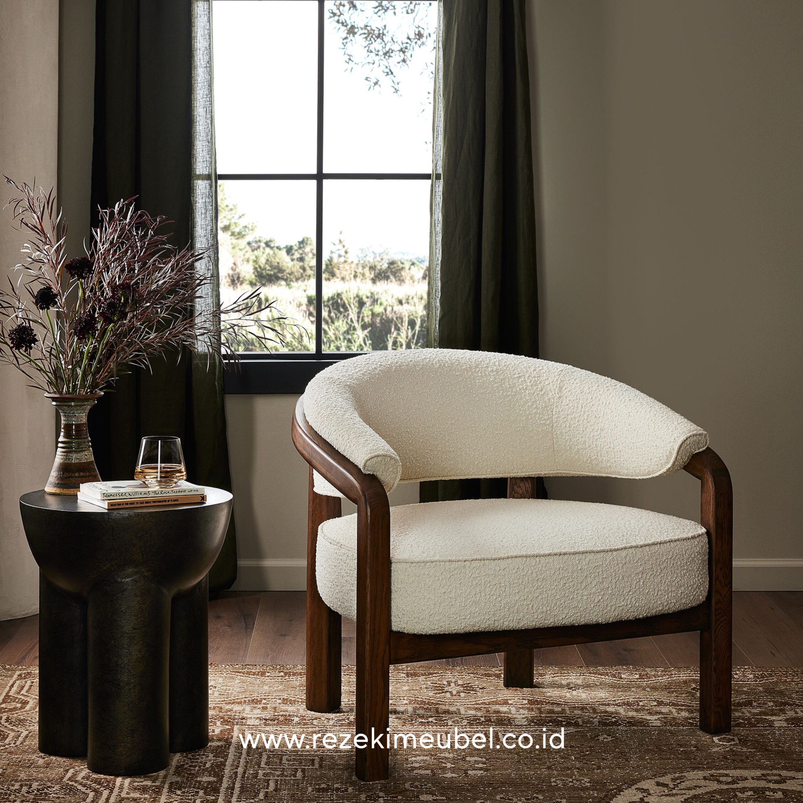 Saikon Arm Chair Minimalist Natural