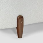 Bean Chaise Lounge – Modern Rounded Design dengan Kaki Kayu