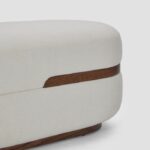 Eclair Chaise Lounge – Modern Rounded Design dengan Aksen Kayu