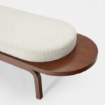 Grace Chaise Lounge – Modern Minimalist dengan Rangka Kayu & Bantalan Empuk