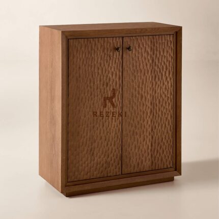 Kabinet Kayu Ukir 2 Pintu – Natural, Artistik & Elegan
