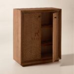 Kabinet Kayu Ukir 2 Pintu – Natural, Artistik & Elegan