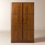 Lemari Penyimpanan Kayu Elegan